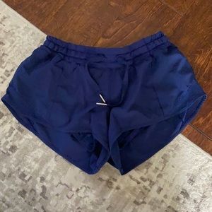 Lululemon Original Hotty Hot Shorts Blue size 6 2.5 inseam